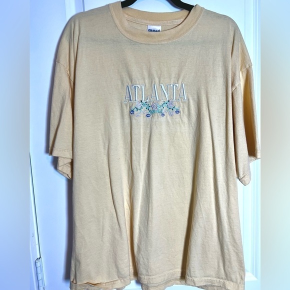 CLEAR-OUT VNTG Atlanta Beautifully Embroidered Tee - Picture 1 of 5